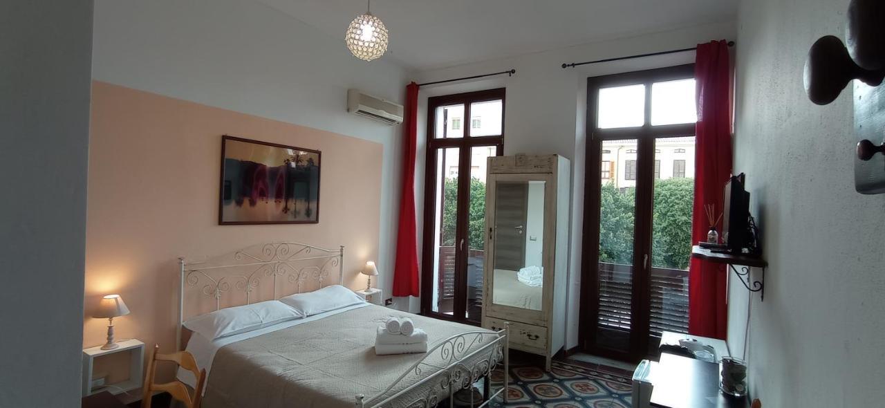 Onlyrooms III - Piazza Jenne 칼리아리 외부 사진