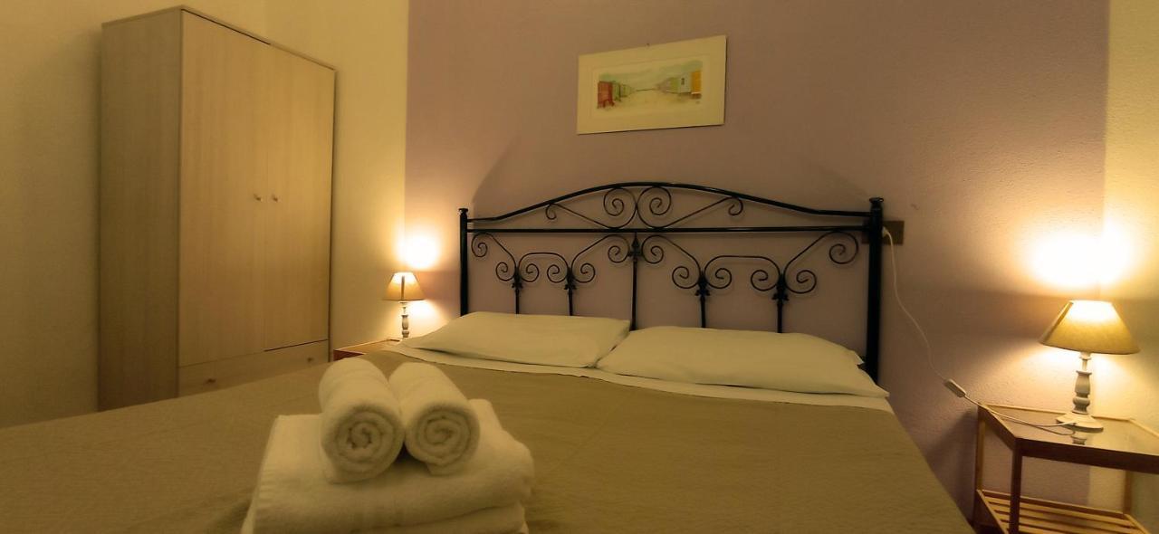 Onlyrooms III - Piazza Jenne 칼리아리 외부 사진
