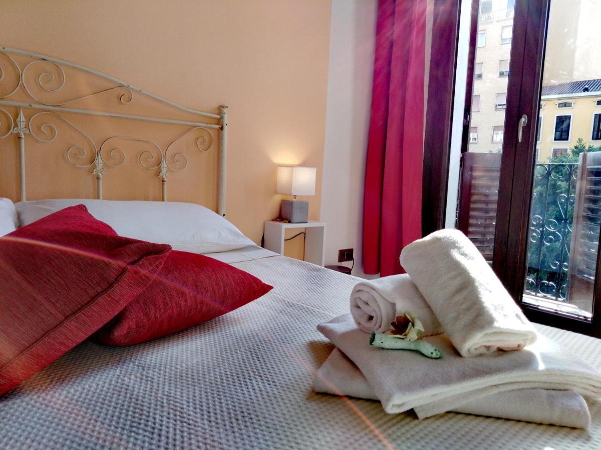 Onlyrooms III - Piazza Jenne 칼리아리 외부 사진